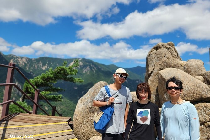 2-Day Hike through the Scenic Valleys of Mt. Seoraksan from Seoul - Day 1: Driving Into Seoraksan, Then Chasing Ulsanbawi Rock