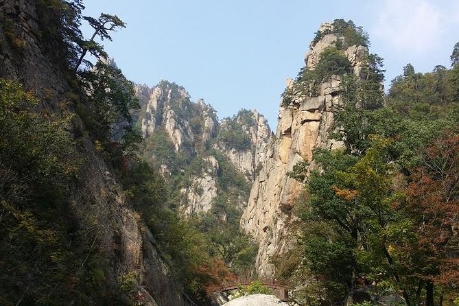 2-Day Hike through the Scenic Valleys of Mt. Seoraksan from Seoul - Gwongeumseong Fortress by Cable Car: The View Payoff With Less Fuss