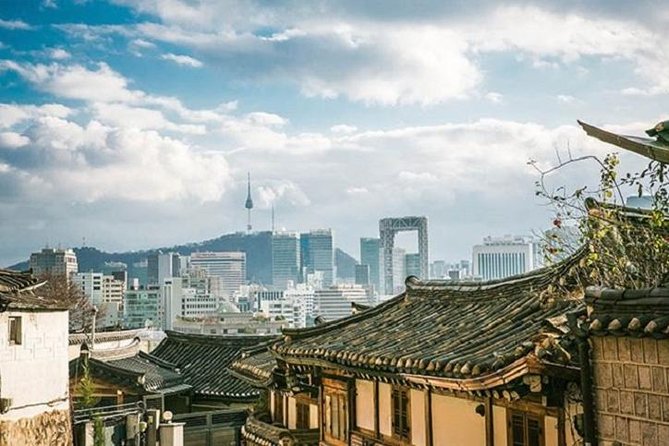 3D Private Seoul Highlight tours with DMZ & Korean Folk Village - Hongdae and Gamaksan Chulleong Bridge: the softer landing after the border