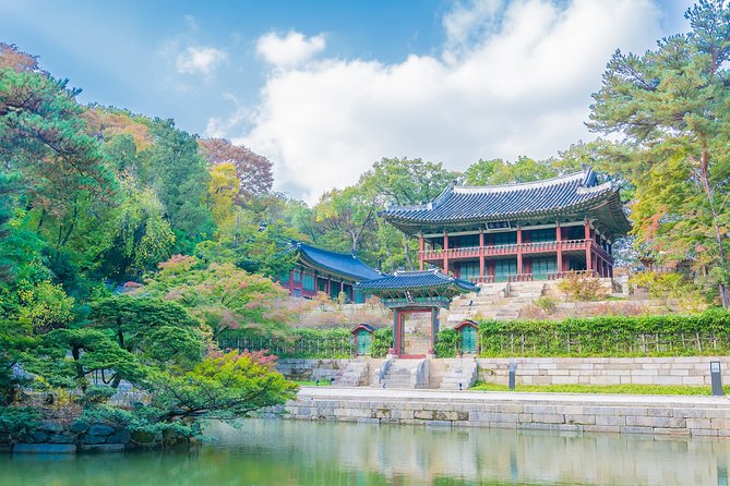 Afternoon Half Day Seoul City Tour, visit Queen's dorm - Namdaemun Market: old South Gate energy with short stop timing