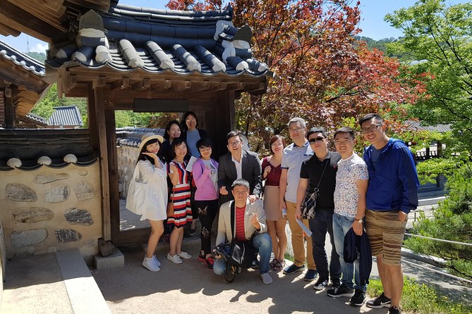 Afternoon Seoul: Hanok Vibes, Netflix Street Food & N Seoul Tower - Guide quality and pacing: why this feels comfortable
