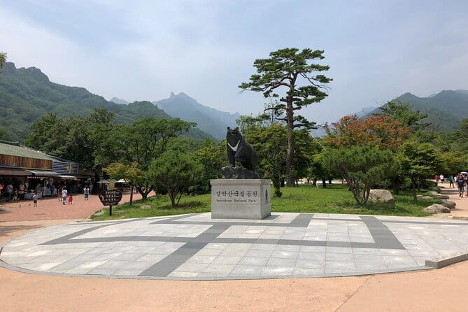 Autumn Foliage-Mt. Seorak, Sokcho Fish Market, Sokcho Beach - The real value of a $68 price tag and what is included