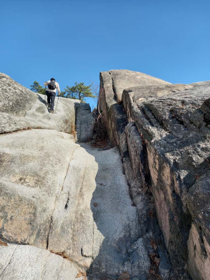 Bukhansan mountain hiking tour - 6 hours - Lunch break and the Munsubong Peak photo window