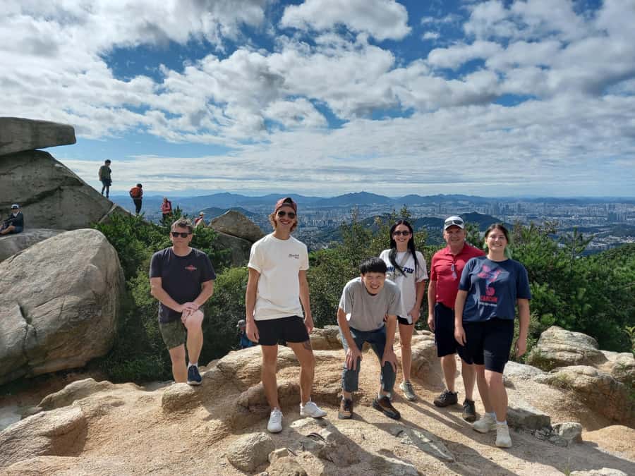 Bukhansan mountain hiking tour - 6 hours - Difficulty, weather, and what to pack for a smooth 6 hours