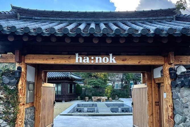 Busan Day Trip from Seoul by KTX - Private Tour with Local Guide - A true hanok break at Naeri-gil