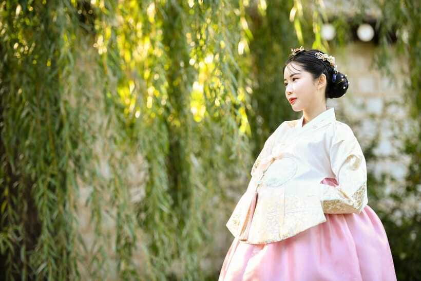 Changdeokgung Hanbok Experience at hanboknam - Lockers and large suitcase storage, the unsung win