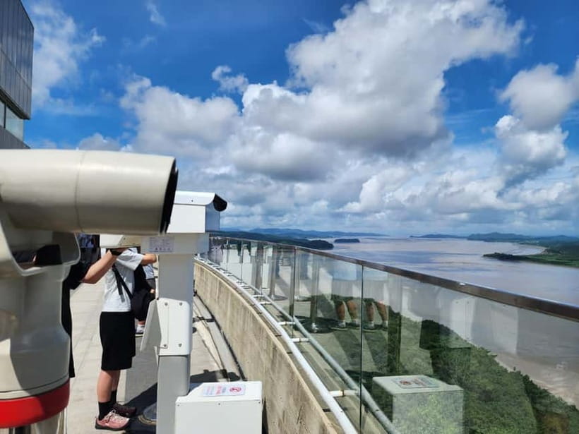 Closest Observatory to DMZ: North Korea View(Starbucks Tour) - The drive from Seoul: briefing time, not downtime