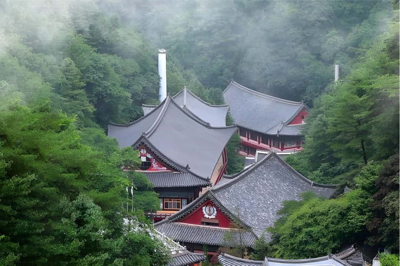 Danyang Tour:Guinsa Temple & Bobaljae & Cheongpung Cable Car - Guinsa Temple: Korea’s largest temple and a day of stairs (if you’re up for it)
