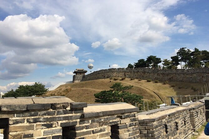 Day Tour of Suwon Hwaseong Fortress Starfield Waujeongsa Temple - Suwon Hwaseong Fortress: UNESCO walls and the honest pace of walking