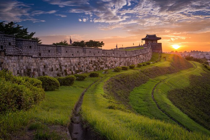 Day Trip to UNESCO: Suwon Fortress Adventure from Seoul - Hwaseong Haenggung Palace: a war-time refuge that is also about worship