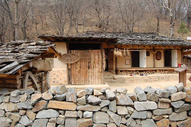 Day Trip to Yongin Daejanggeum and Korean Folk Village from Seoul - Duty Free Center on the Way Back, a Quick Bonus Stop