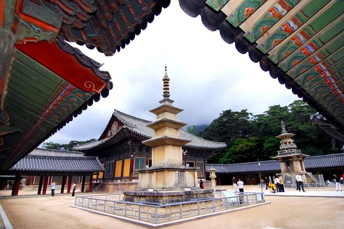 Discover Eastern Korea in 4days: All-Inclusive Experience - Day 1 in Busan: Jagalchi Market seafood and the Songdo Cable Car glide