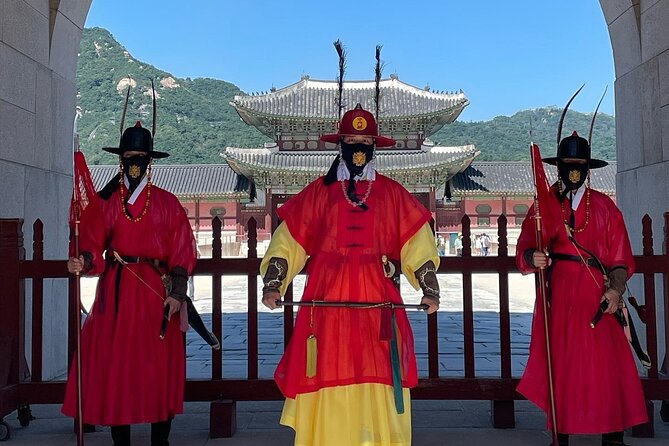 Discover Seoul: Local Life and History - Guides matter, and English support is a real strength