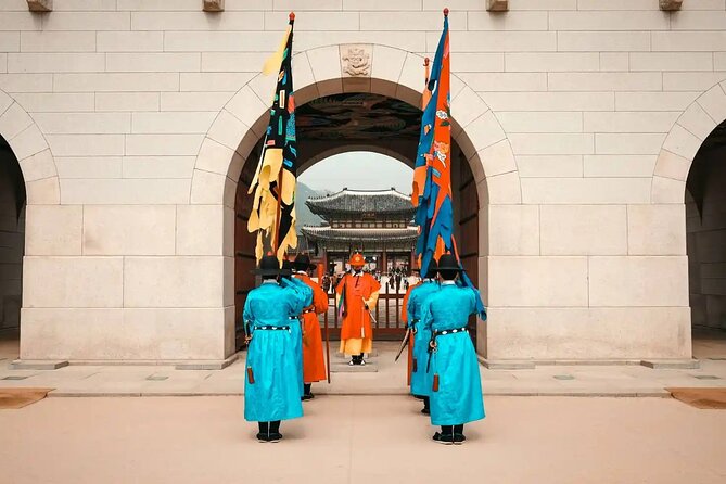 Discover Seoul: Local Life and History - Where the walk starts: Seoul Plaza, then City Hall for quick context