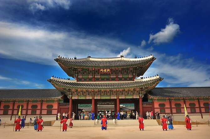 DIY Seoul Private Tour: Select 4 places you want to go - Itaewon and Gyeongnidan-gil: international Seoul on foot