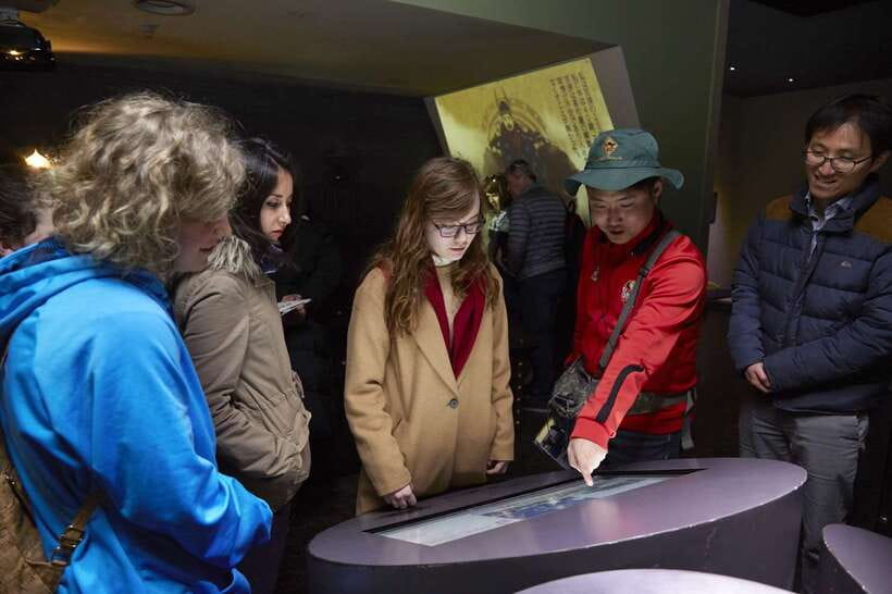 From Seoul: 5-Day Tour of Korea with UNESCO Sites - Meeting at Gwanghwamun, then getting moving
