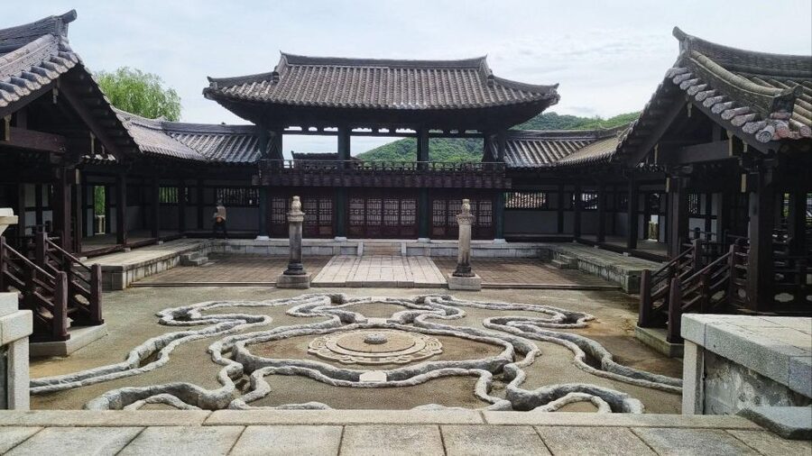 From Seoul: Dae Jang Geum Park Historic K-Drama Set Tour - Walking the Joseon Streets: What You’ll See and Why It Feels Different