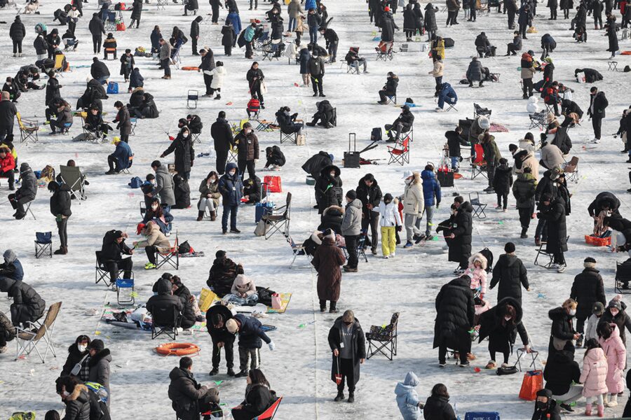 From Seoul: Hwacheon Ice Fishing and Lighting Festival Tour - Booking windows and meeting point realities
