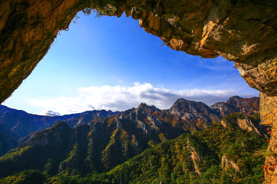 From Seoul: Seoraksan Mountain with Cable Car- Shuttle Bus - Who should book this tour, and who might prefer something else