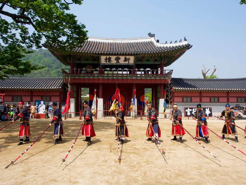 From Seoul: Suwon Hwaseong Fortress Tour - Hwaseong Haenggung Palace: The King’s Wartime Stop, Not a Random Side Trip
