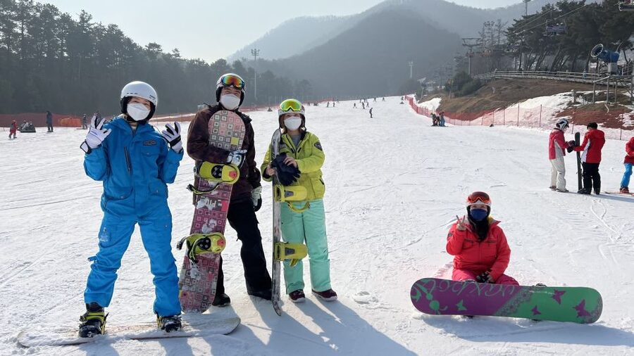 From Seoul: Yongpyong Ski Day Tour with Transportation - Off the slopes: Korean food, spa time, and winter culture breaks
