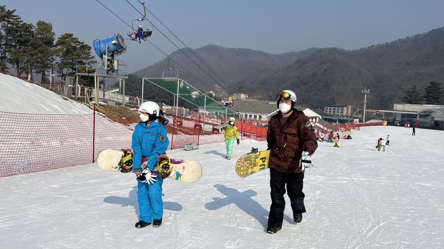 From Seoul: Yongpyong Ski Day Tour with Transportation - Getting to the resort from Seoul: coach timing and comfort