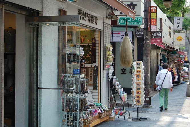 Full-Day Palace Tour in Seoul - Jogyesa Temple in the heart of the city: the calm contrast