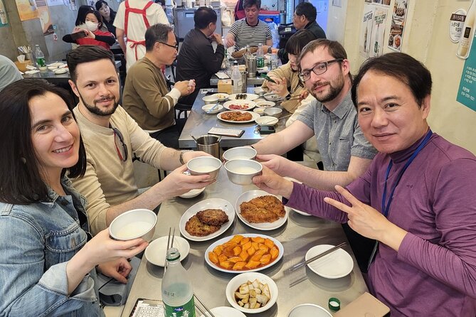 Gwangjang market Netflix Food Walking Tour with Insadong - What you eat and drink: included tastings that make the walk worth it