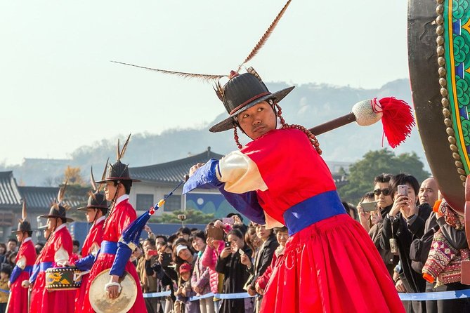 Half day Morning Seoul City Tour(Temple & Gyeongbok Palace) - A four-hour Seoul primer built around Gyeongbokgung Palace