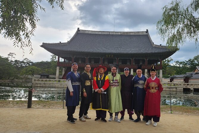 Half day Morning Seoul City Tour(Temple & Gyeongbok Palace) - Cheongha Korea Ginseng Museum: a shopping stop with a story