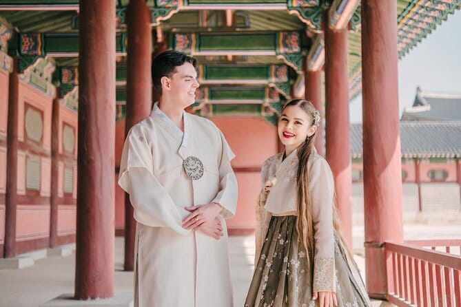 Hanbok Photoshoot and History Tour at Gyeongbokgung Palace - Quick highlights