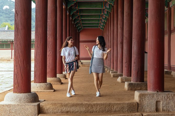 Highlights & Hidden Gems With Locals: Best of Seoul Private Walking Tour - Gyeongbokgung Palace: Focused Time at the Main Event