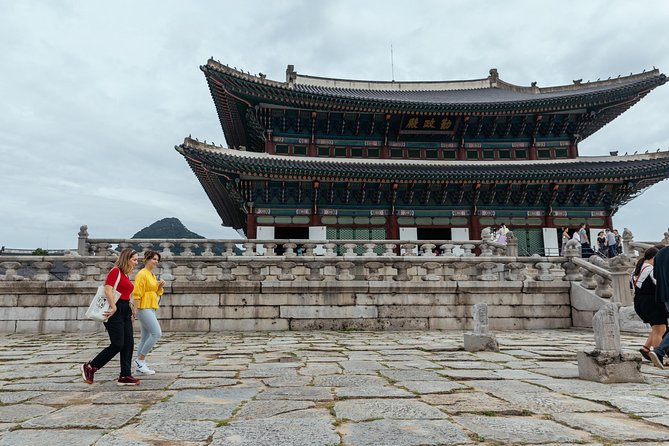 Highlights & Hidden Gems With Locals: Best of Seoul Private Walking Tour - What Makes This Tour Feel Personal: The Guides