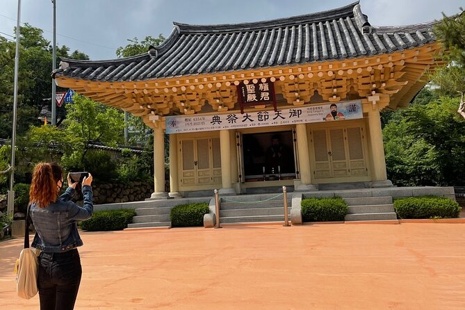 Inwangsan hike & historical sites - Sajik Park first: Sajikdan and the Tangun shrine before the climb