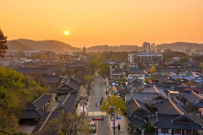 Jeonju Hanok Village Full-Day Tour:Jangtaesan Autumn Foliage - Jangtaesan Autumn Foliage: views, stairs, and the 10-minute uphill photo spot