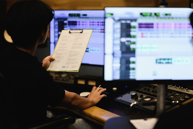 K-Pop Making Class with a Producer! - The producer part: what you learn about sound decisions