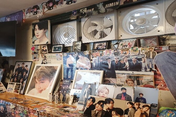 K-Pop Tour - Myeongdong Star Avenue: quick star spotting before the main show