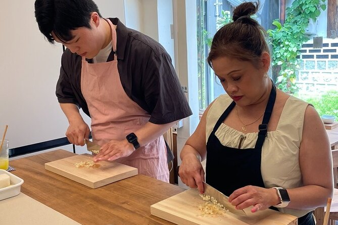 Kimchi class with Chef Hakyung near Gyeongbokgung place - Studio Hakyung Near Gyeongbokgung: Photos, Calm, and an Easy Walk