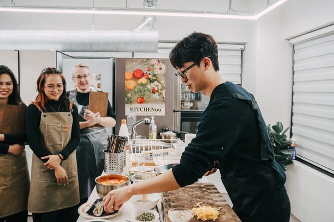 Korea Cooking Class with 3 stars Michelin Chef & Content creators - The 7:00 pm plan: what fits into the 2 hours