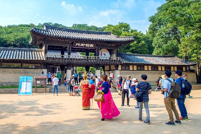 Korean Folk Village Afternoon Half day Tour - The 99-room house, ordinary homes, and the village layout