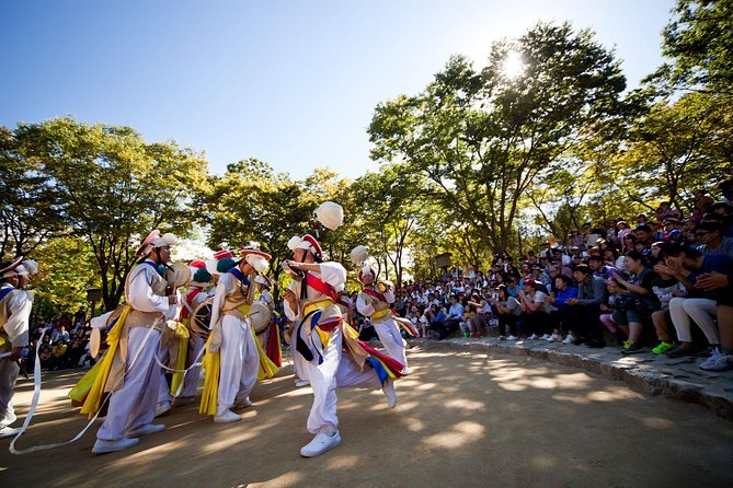 Korean Folk Village and Suwon Hwaseong Fortress Day Tour(EG Tour) - Guides and group size: why the day can feel smooth
