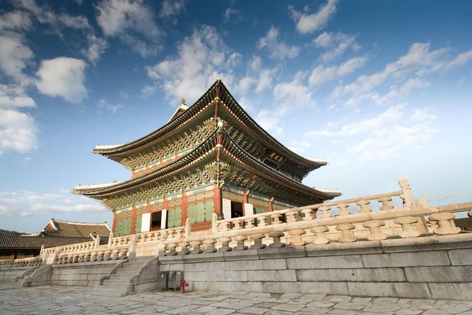 Korean Heritage Tour: Palaces and Villages of Seoul Including Gyeongbokgung Palace - Morning logistics: pickup, coach ride, and small group rhythm