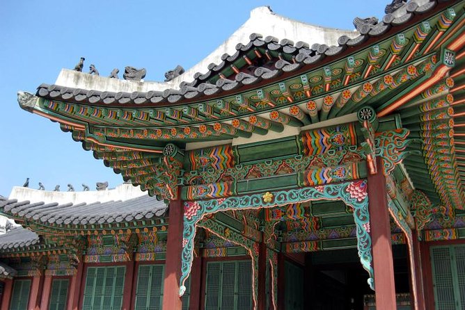 Korean Palace and Market Tour in Seoul Including Insadong and Gyeongbokgung Palace - First stop energy: hotel pickup, Blue House road views, and a clear plan