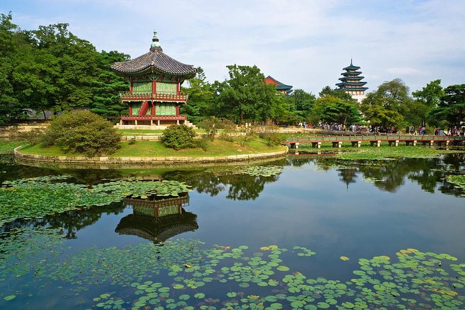 Korean Palace and Temple Tour in Seoul: Gyeongbokgung Palace and Jogyesa Temple - Seoul City Hall finish: plan your next step