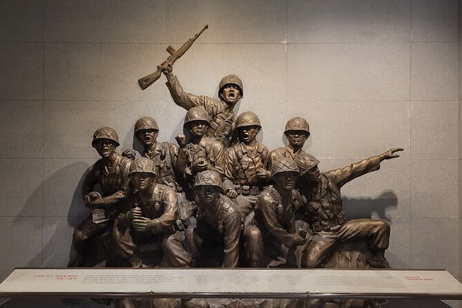Korean War Memorial Private Guided Tour - Korean War Memorial as your classroom