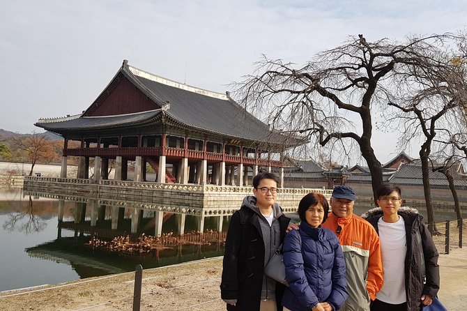 Layover Tour for essential Seoul City & Gourmet tour(Incl. Lunch) - Bukchon Hanok Village and Baek In-je House: old Seoul, up close