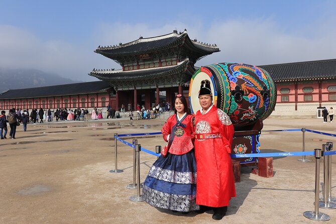 Layover Tour from Incheon Airport to Seoul with a Tour Specialist - Insadong: Souvenir Time That Still Feels Like Seoul