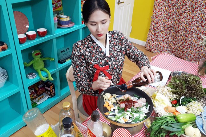 Local Home Korean Cooking Class & Market Adventure in Seoul - Mangwon Station start: where the class finds its rhythm