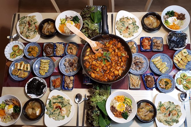 Local Home Korean Cooking Class & Market Adventure in Seoul - Street food tasting: your quick flavor crash course