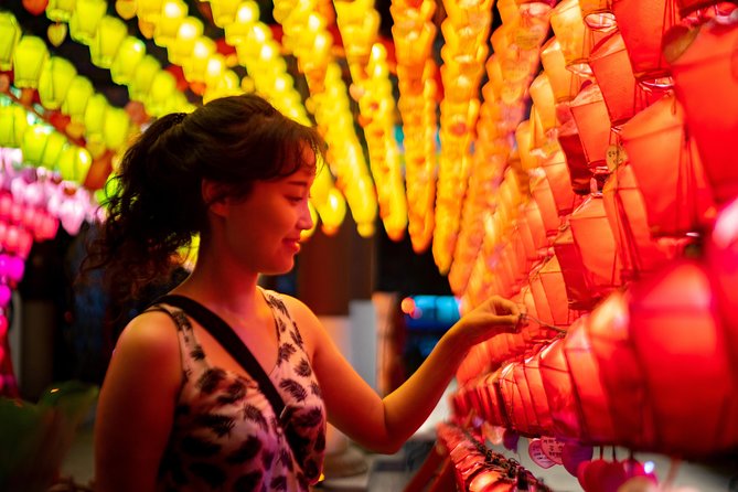 Market Food Tour & Evening E-bike Ride in Seoul - Changdeokgung Palace to Gwanghwamun Square: linking one royal site to another